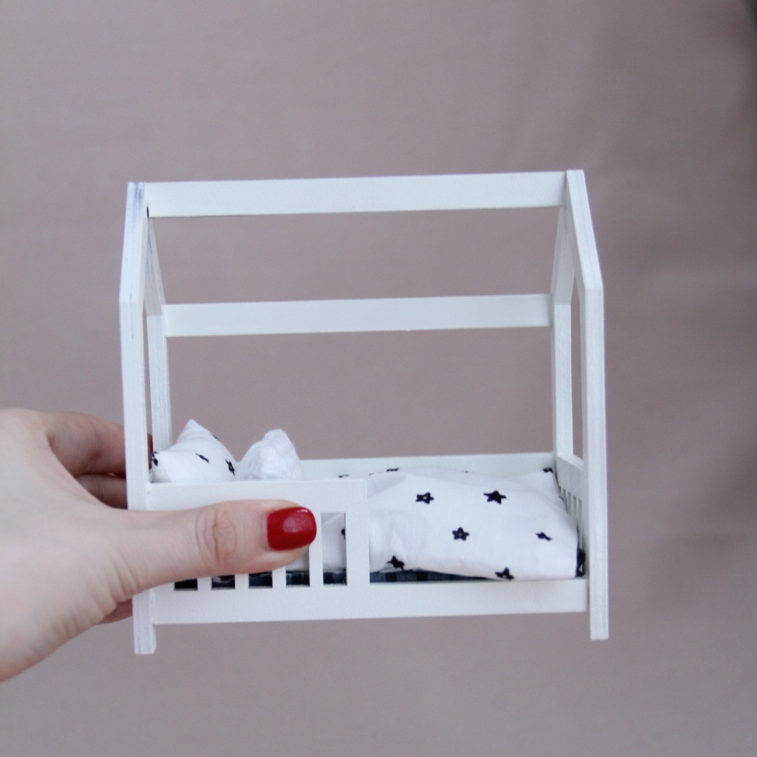 Baby Nursery Age - Miniaturowa drewniana łóżeczko dla lalek w